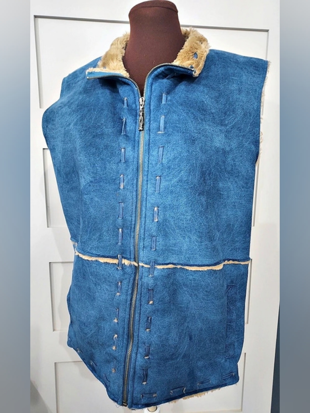 NWOT CABELA'S World's Foremost Outfitters Blue Faux Suede Fur Vest Size XL